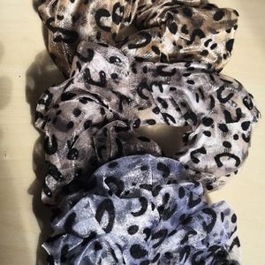 Cheetah-printed Scrunchy Pack